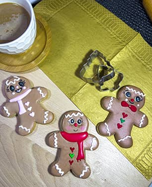 naruci dekorisane domace medenjake online prodaja ukrasnih medenjaka srbija